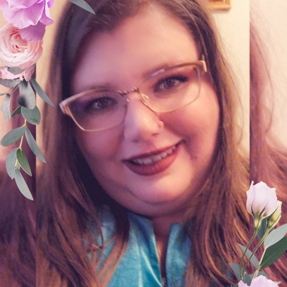 Meet your Posher, Bethany - Picture 2 of 2